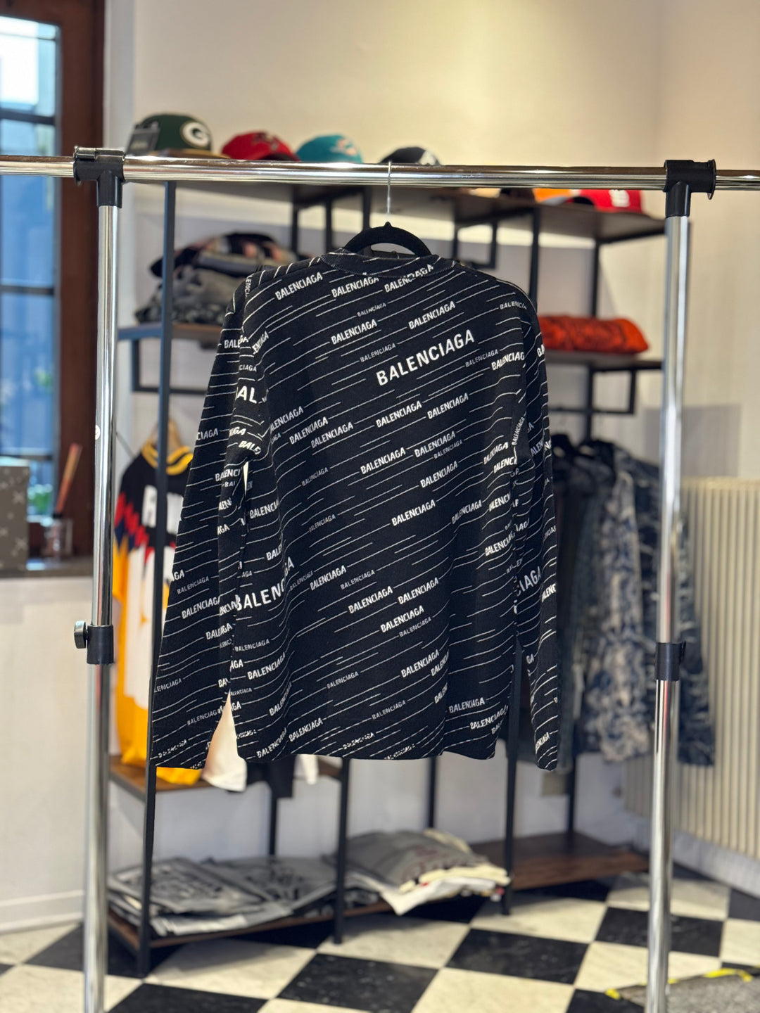 Balenciaga Maglione Leggero COND: 9.9/10