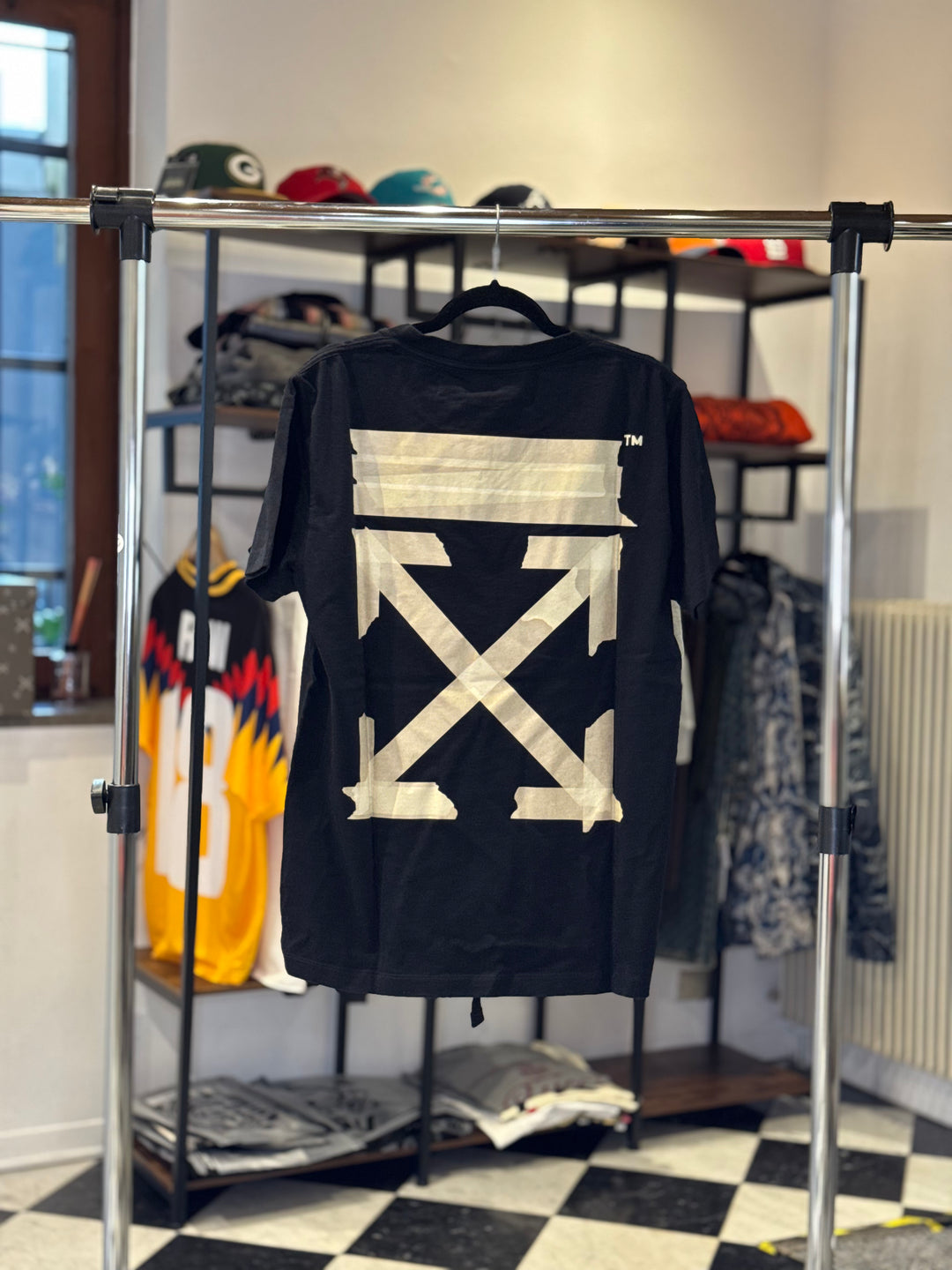 Off-White T-Shirt Duct Tape COND: 9.9/10