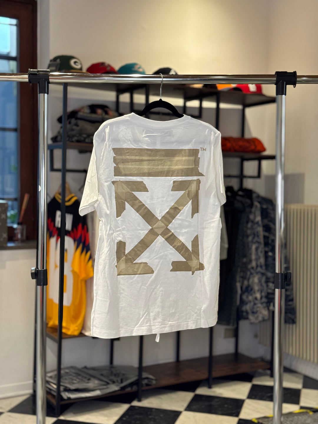 Off-White T-Shirt Duct Tape COND: 9.9/10