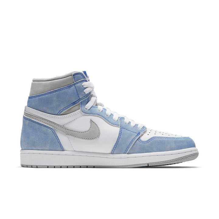 Jordan 1 Retro High “Hyper Royal Smoke Grey”