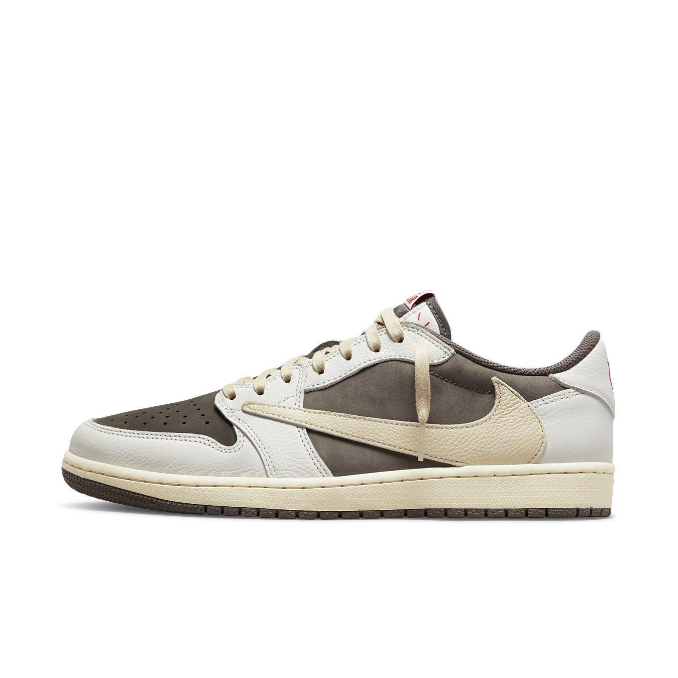 専用Travis Scott Jordan 1 Reverse Mocha Jordan 1 Retro Low OG SP “Travis Scott Reverse Mocha” – Drop Hit Udine