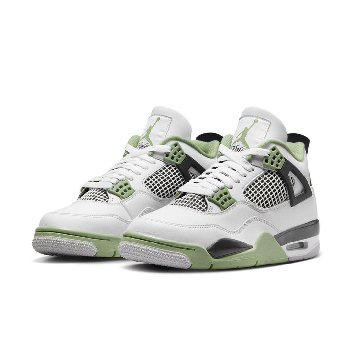 Jordan 4 Retro “Seafoam” (W)